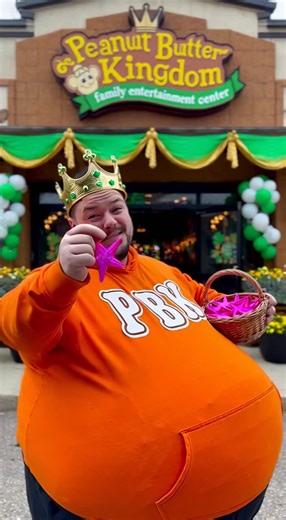 HAPPY ST PATRICK'S DAY it looks like sterling got a little confused with his festivities but that's okay #peanutbutter #peanutbutterkingdomfamilyentertainmentcenter #idksterling #stpatricks #spongebob @Einsteins Island Entertainment @Nutty Empire @Idksterling FN @IdkSterling this joke is so fucking stupid