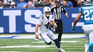 HIGHLIGHT | Sam Ehlinger Evades Rush To Pick Up First Down