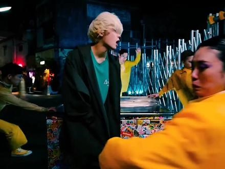 秋山黄色『Caffeine』Official Music Video - 抖音