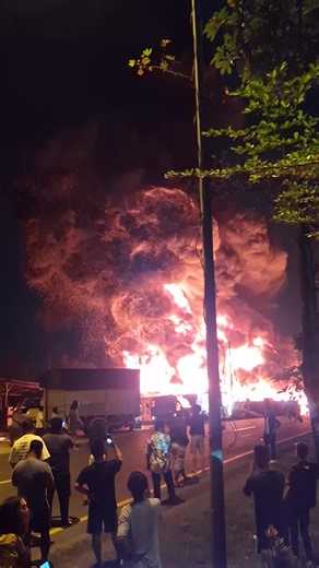 fire in Batam🔥 #batamnews #batamviral #fire #fyp #masukberanda