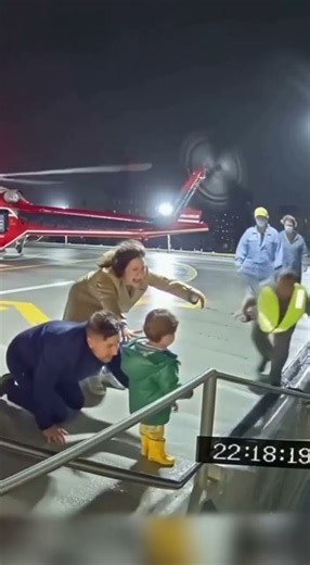 Night Rotor Panic 😱 Parents’ Brave Move Saves Child! 🌌🚁#shorts #sora