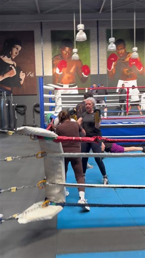 Video's van Mesa Sport Boxing (@mesa_sportrotterdam) met origineel geluid - Mesa Sport Boxing