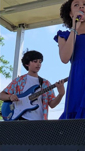 Mr.Blue Sky cover #guitar #kids