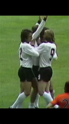 Helmut Schön, speechless: "Paul, why YOU?!"