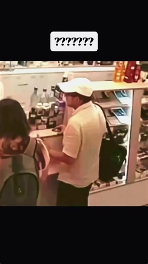 🤢🤢🤢 Snickers got loose🤮🤮🤮