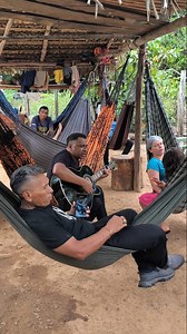 E na simplicidade que encontramos os mais lindos cenários 🥹🙏 . Pai eu não Esqueci quando me encontrou no chão caído 🥹🙌 | Wilson Silva