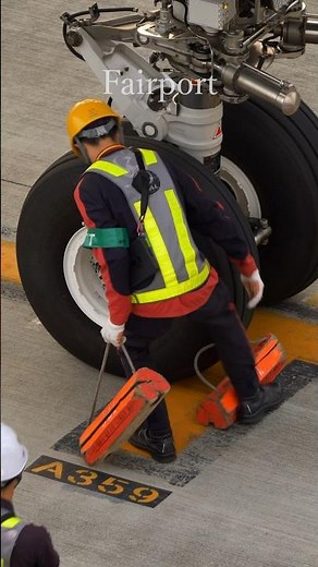 JAL A350 SPOT IN. #飛行機動画 #福岡空港 #aviation #airport