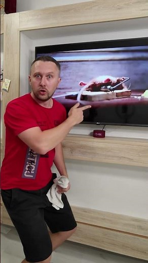 This Mouse's Surprise After Being Caught in a Trap Will Shock You! #mousetrap #funnymoment #meme