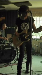 24K views · 523 reactions | Hola a todo el mundo! El próximo viernes 13 de junio vuelvo a la vida con nueva canción: "Estamos como queremos". Pre-save ya disponible en el link. (Escribo esto temblando de emoción mientras sostengo el movil entre las manos. Ha sido un viaje largo pero aquí estoy de nuevo). Vamos con todo! https://linktr.ee/rubenpozo | Ruben Pozo | Facebook