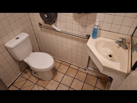 Exxon Men's Restroom