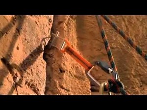 The opening scene of Vertical Limit manages to build up to be incredibly intense with simple editing