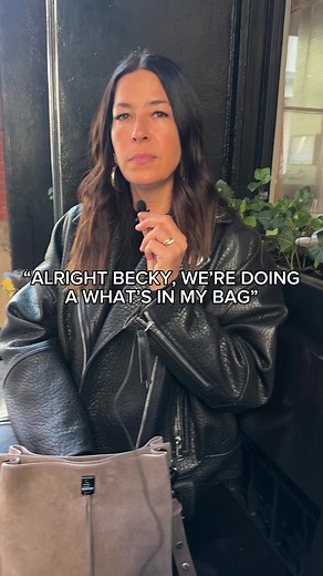 What’s in my Bag!! I’m truly a minimalist, so I don’t carry much with me day to day. Here’s a look at my essentials ( this Darren Shoulder Bag has been my recent go-to). What is something you can’t leave the house without? #whatsinmybag #soho #fashiondesigner