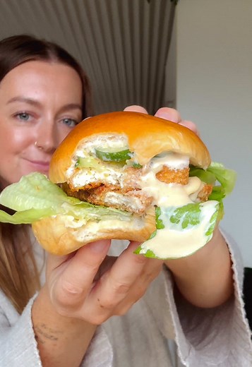 Crispy tofu burger 🌿 #vegan I’m not joking when I say this is my fave burger everrr!! The tofu is super crispy, cucumbers pack a punch of flavour and the miso mayo is creamy and delicious. I hope you enjoy making this one at home! Makes 2 burgers Ingredients: Crispy tofu: 150g firm tofu 2 tsp vegan chicken stock powder 1 cup water 1/2 cup panko breadcrumbs 1/4 cup plain flour 1/4 cup nutritional yeast Rice bran oil, for frying (can sub another vegetable oil) Cucumbers: 1/2 cucumber 1/2 cup rice