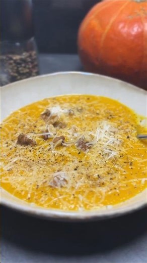 Creamy Pumpkin Parsley Soup