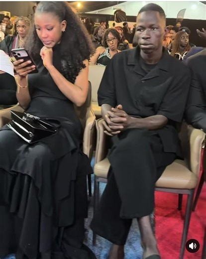 Vidéos de CHAKA BINATE COMPTE 2 (@chaka.binate.comp) au sujet de 17 pro max iphone