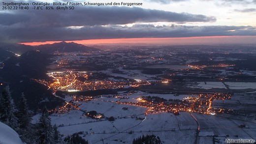 Ein Rückblick in den Winter mit der #Tegelberg-Webcam (Aufnahmen 26.02.). Aktuelle #Webcam-Bilder: www.tegelbergbahn.de. Oder ihr lasst Euch hochliften: Die Tegelbergbahn läuft bis zum 07.04. immer Fr / Sa / So von 9.00 - 17.00 Uhr. #alpen #füssen #fussen #allgäu #bayern | Füssen im Allgäu