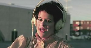 El hit: 'Sprawl II (Mountains Beyond Mountains)' – jenesaispop.com