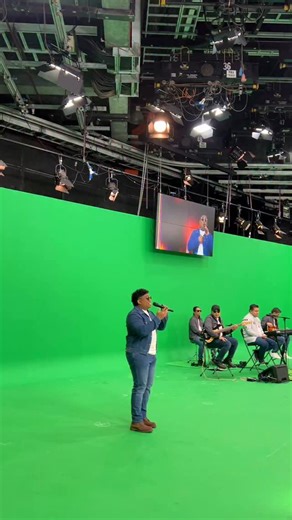 MeleTOP on Instagram: "Sedapnya suara Bulan Asyraff! Nak dengar live? 📺 Astro Ria 104 | Astro GO | Sooka ⏰ 9 malam Jom usha MeleTOP, setiap Selasa, 9 malam di Astro Ria, On Demand serta strim di Astro One & #sooka! Boleh layan di mana-mana saja, bila-bila masa! #JomUsha @MeleTOP #AstroOne #OnDemand #sooka"