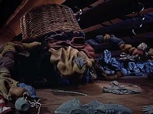 S02E05 It Came from the Closet