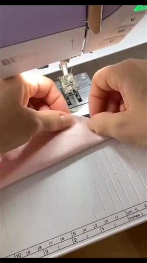 The simplest and best way to create mitered corners for napkins, tablecloths, placemats, and so much more… Video by JoeJuneandMae #patchwork #sewingpattern #sewing #sewinghack #sewingtipsandtricks #sewinghack #miteredcorners #easymiteredcorners #perfectmiteredcorners #quilt #quilting | Quilt Patterns PDF