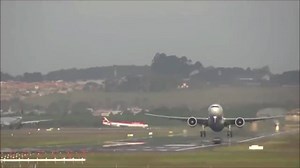 Potência dos motores General Electric GE90 do Boeing 777, decolando do Aeroporto internacional de Guarulhos, SP - BR 🤩💪🏻🛫 Instagram: adrenalinadaavicao_oficial | Adrenalina da Aviação