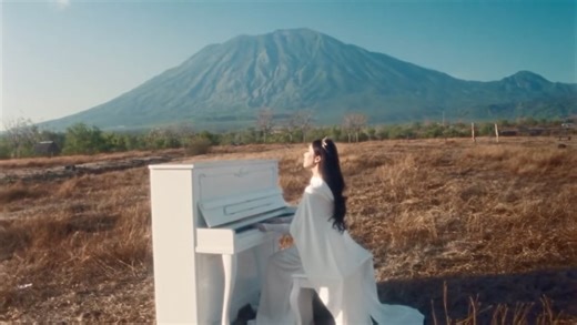 Isyana Sarasvati on Instagram: "OUT NOW | I’m on My Way (Official Music Video) 🤍✨ #EKLEKTIKOISYANA #ISYANA5THALBUM"