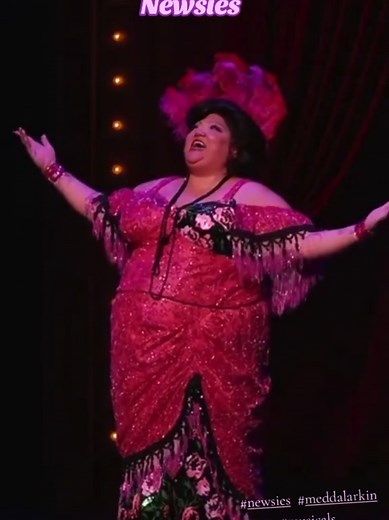 Medda Larkin in Newsies: Christine Wells' Iconic Performance 💅