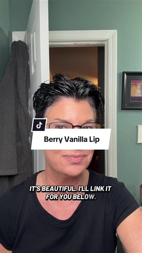 Italian Marble Lipstick the color Berry Vanilla. Neutral, moisturizing and pretty! ✨lipstick ✨makeup #tiktokshopcreatorpicks #makeup #makeuptok #over40women @Laura Geller Beauty