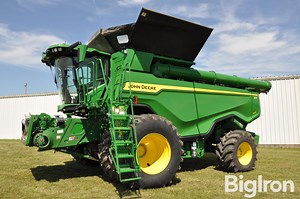 2021 John Deere X9 1100 4WD Combine | Agriculture