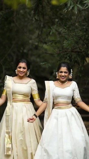 Wedding trendzz on Instagram: "#hinduwedding #bridalmakeup #keralabrides #bridesofkerala #keralawedding #keralaweddingphotography #keralaweddingstyles #keralabride #keralabrides #bridesofindia #india #kerala #keralam #kochi #thrissur #trivandrum #calicut #kannur #bridals #bridalwear #keralaweddingphotography #bride #brides #wedding #kerala #keralawedding #keralawomen #weddingphotography #mallubride #malayali #keralabride #hindubride #malluwedding #christianwedding"