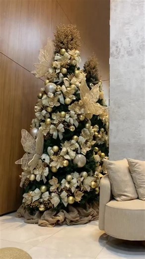 Sua única preocupação será escolher o tema da sua árvore. O encanto do Natal, a Casa Decor faz acontecer — com toda a dedicação da nossa equipe. | Casa Decor
