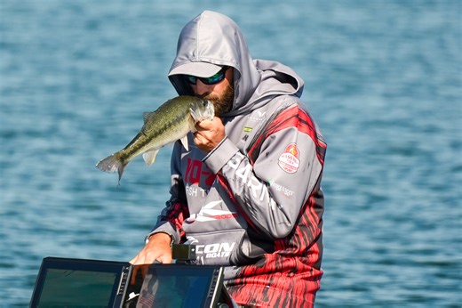 GALLERY: Bass Pro Tour Stage 5 Knockout Round kicks off on Beaver Lake - Major League Fishing