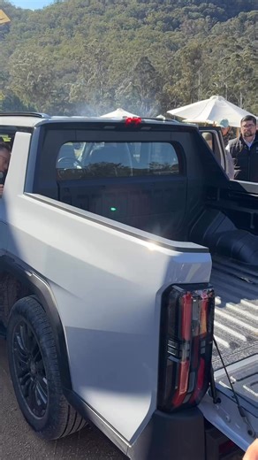 What do you think of the MGU9’s smart hatch? When folded down it Increases tray space by 400L to 1600L. | New Zealand Autocar