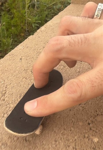 Outside #fingerboardingontiktok #fyp #fingerboardingisfun | Fingerboard