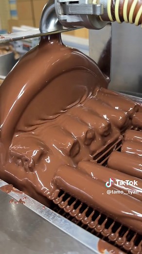 福岡の歴史あるスイーツ「チロリアン」の魅力