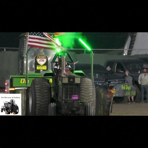 Craig Gettinger Renegade Eaton OH #shorts #tractorpulling #pulling #fortheloveofpulling