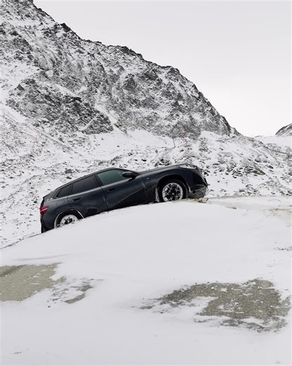 616K views · 3.6K reactions | You're in control. BMW Hill Descent Control. Filmed on a closed course, do not attempt unless conditions all and all local road laws are followed. The BMW X3. #BMW #X3 #THEX3 | BMW | Facebook