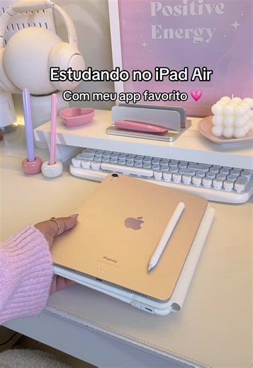Você prefere estudar pelo caderno ou pelo tablet ❓ Não é novidade que minha única forma de estudo é pelo tablet e com isso aprendi a gostar de coisas que quem só tem tablet para estudos sabe, a estabilidade e precisão para escrever anotações e resumos e isso o app ⭐️ Noteful tem de sobra e foi o que mais me conquistou nele, inclusive uso a anos 💗 #tablet #ipad #asmr #study #studytok