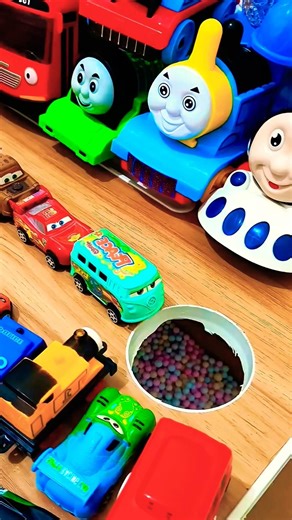 Big Green Tayo Bus Pushing Red Cars Mcqueen and Brown Tow Mater in Pit, Pixar Cars #asmr