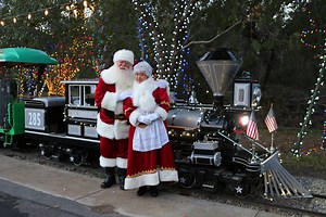 6 Holiday Train Rides to Kick Off the Season