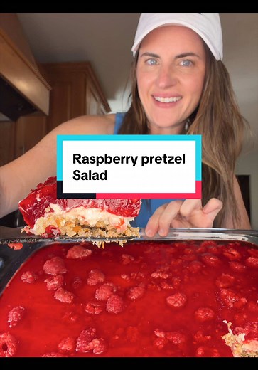 Raspberry Pretzel Salad — Creamy Pretzel Raspberry Dessert