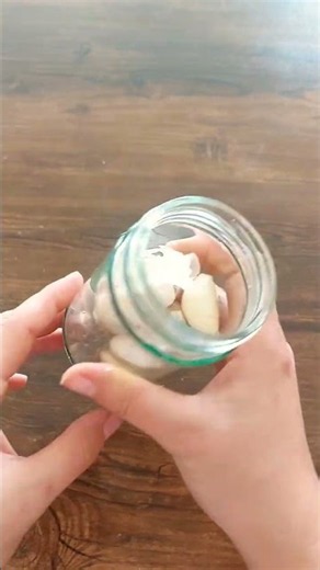 COOKING HACK | Peel Garlic in Seconds with a Jar! 🧄🤯#shorts