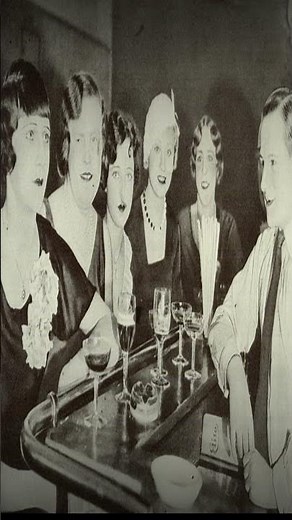 Women of Change Life in the Weimar Era