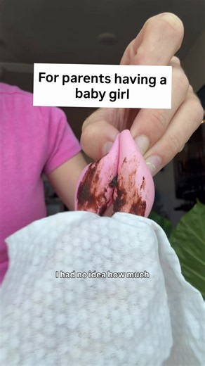 It is so frustrating trying to get your baby girl all the way clean with just baby wipes. Especially in such a sensitive area of her body. That’s why I love having the Bonobo baby bidet. It attaches to any of our regular baby wipes packs so that we can always just lightly spray her with water, making it so much easier to get that poop all the way off of her delicate skin with a lot less wiping. #babygirl #girlmom #babyessentials