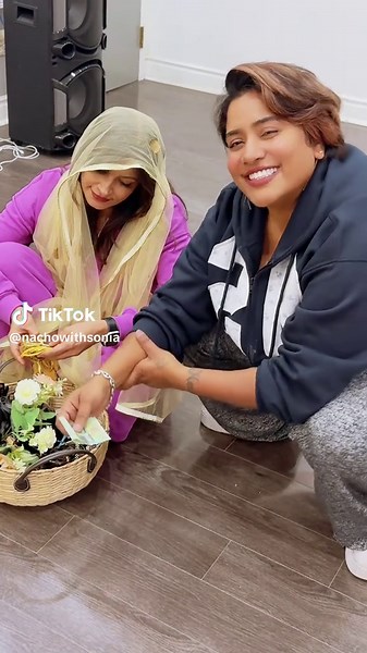 Meri sohni #nachowithsonia_ #sandhyahans9 #idancelikeastar #lovesoniasandhya