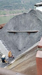 135K views · 1.1K reactions | The process of a self-unloading ship unloading phosphate rock #sandstone #self-unloading ship #canal #unloading #crew #loading and unloading ship #ore #sandstone #phosphate rock | 丁掌柜 | Facebook
