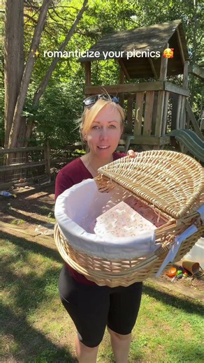 This wicker picnic basket is so beautiful! #picnicbasket