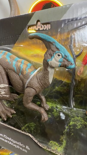 THE PERFECT PARASAUROLOPHUS and it’s only available in this rare Jurassic World Rebirth story pack! The dinosaur figure included with Reuben Delgado has an all-new sculpt to match its onscreen appearance in Dominion and Rebirth. #collectjurassic #matteljurassicworld #jurassicworld #jurassicpark #jurassicworldsurvival #jurassicparksurvival #jurassicworldrebirth #mattel #toys #toynews #toycollector #hammondcollection #chaostheory | Collect Jurassic