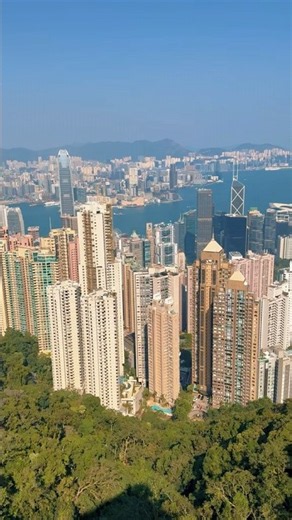 Victoria Peak offers one of the most spectacular views of Hong Kong. From Sky Terrace 428