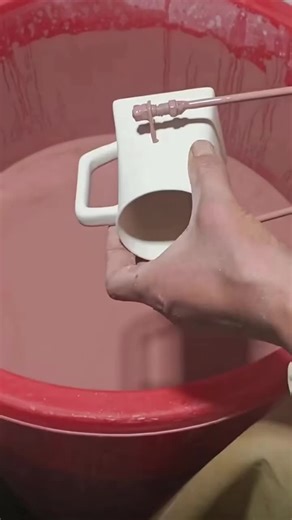 Experience the entire process of glazing ceramics in an immersive way! #Porcelain #Pottery #Handmade #Ceramics #Production #Process